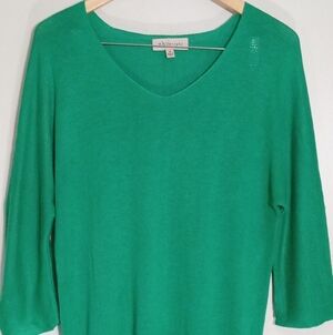 Philosophy green lightweight vneck knit top with 3/4 sleeve women size small
